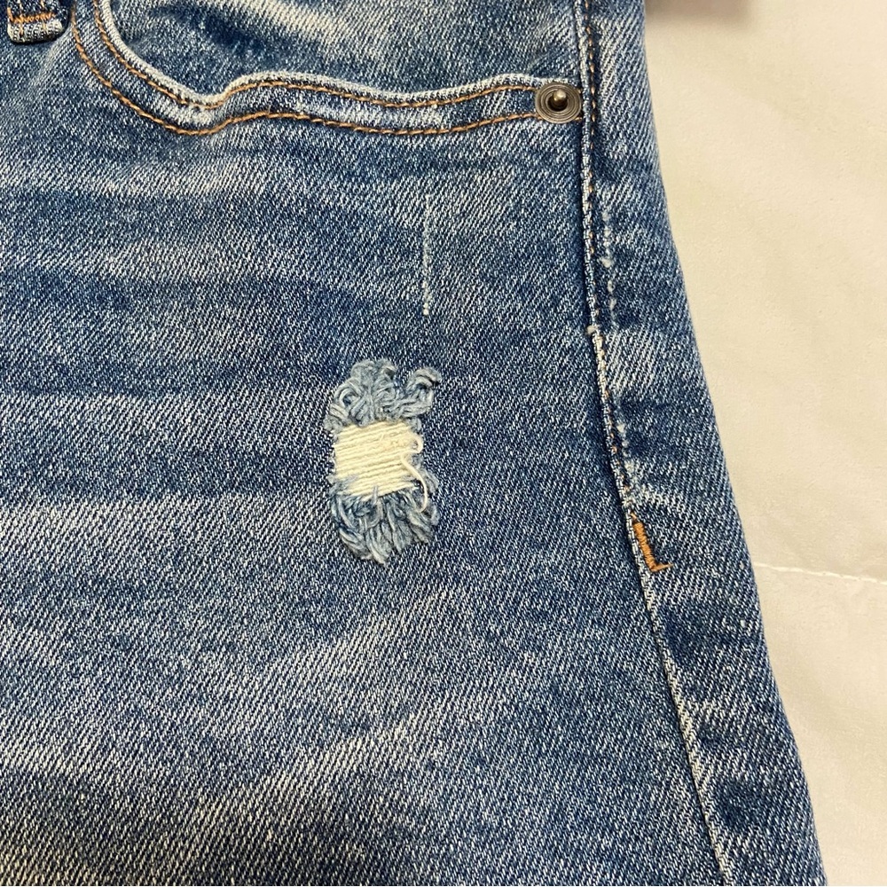 Frayed Hem Jean Shorts - Picture 9 of 13